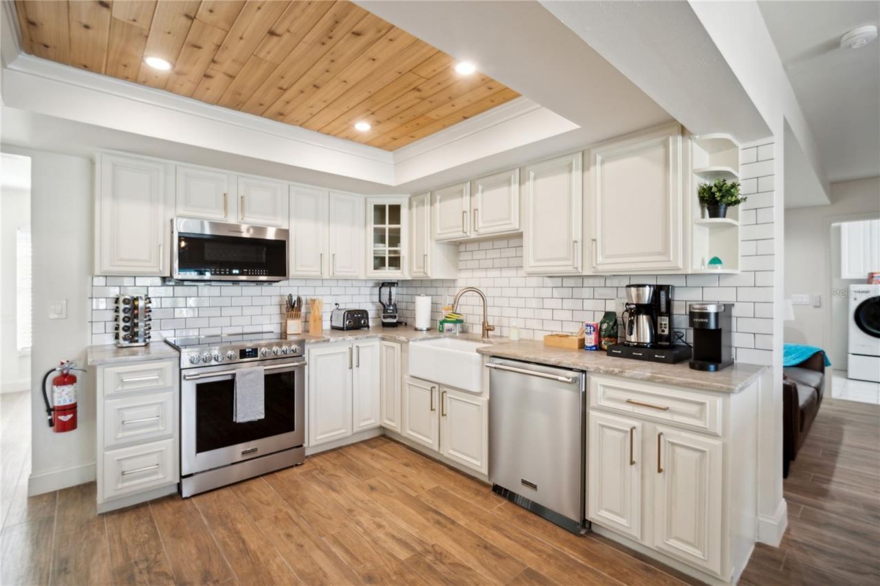 8425 Flagstone Drive, Tampa, FL 33615 Photo