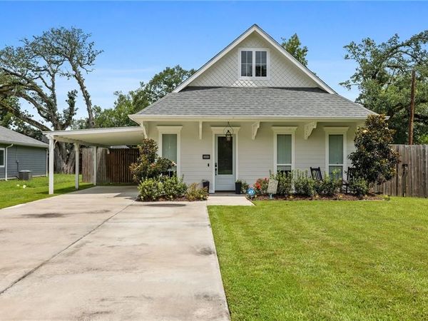 208 E PECAN Street, Ponchatoula, LA 70454