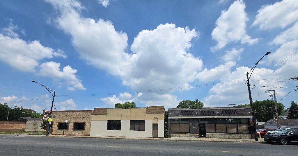 4220-4228 W Montrose Avenue, Chicago, IL 60641