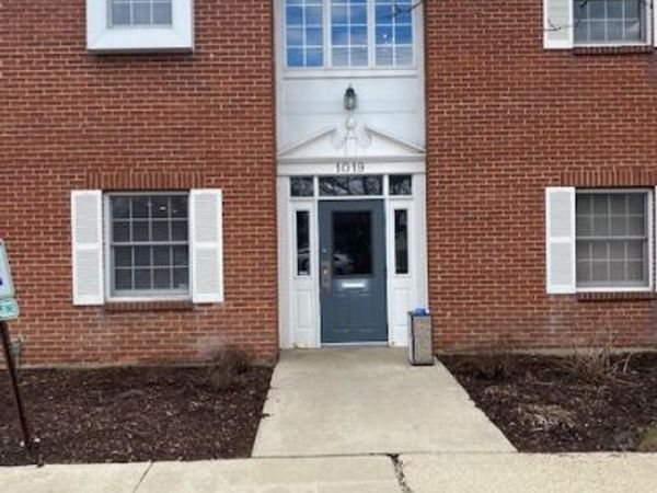 1025 W Wise Road, Unit 6A, Schaumburg, IL 60193