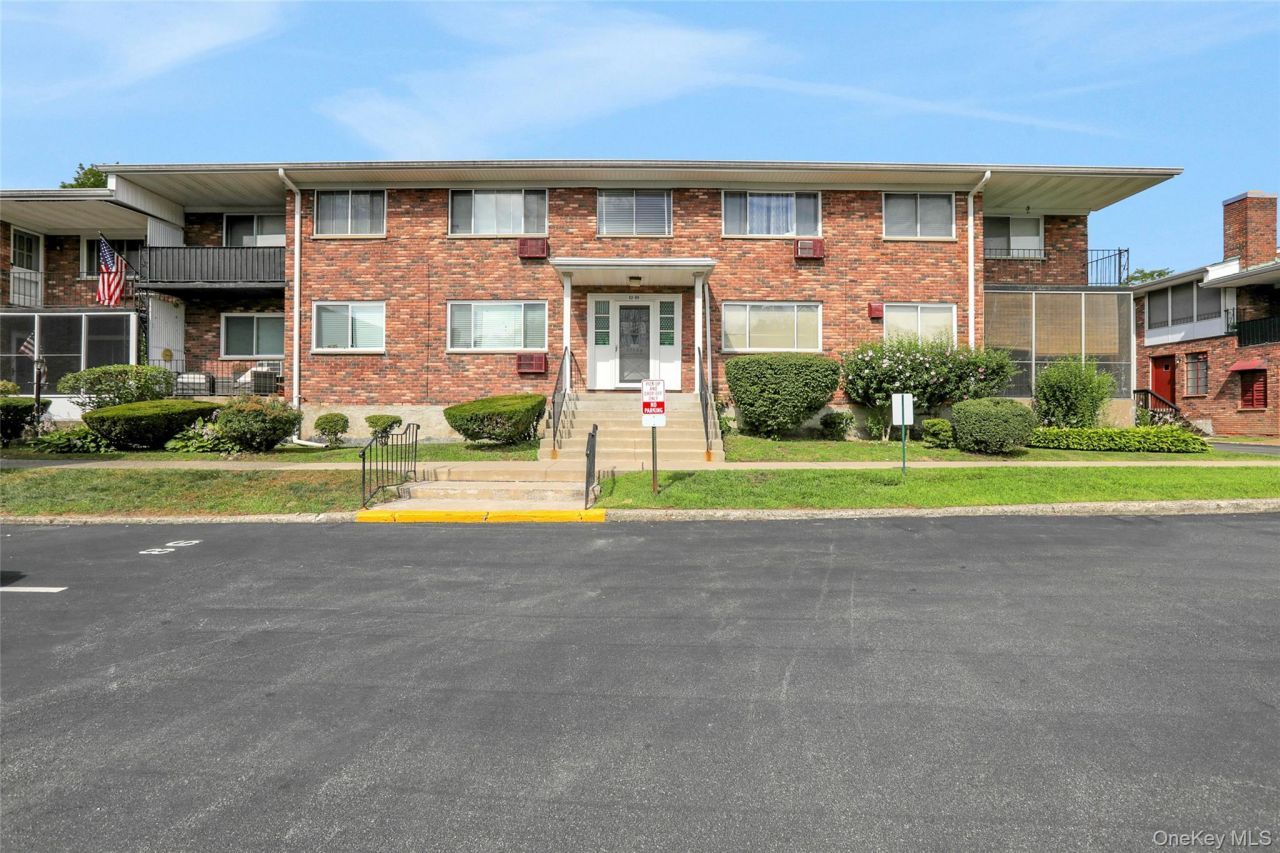 810 Blooming Grove Turnpike, Unit 88, New Windsor, NY 12553 Main Photo