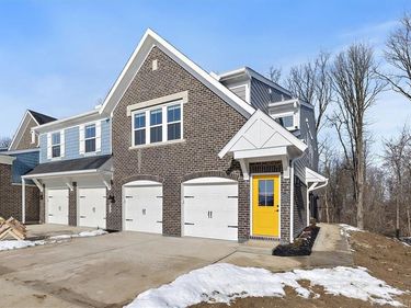 4232 Apple Branch Drive, Unit 55-305, Sugarcreek Township, OH 45459