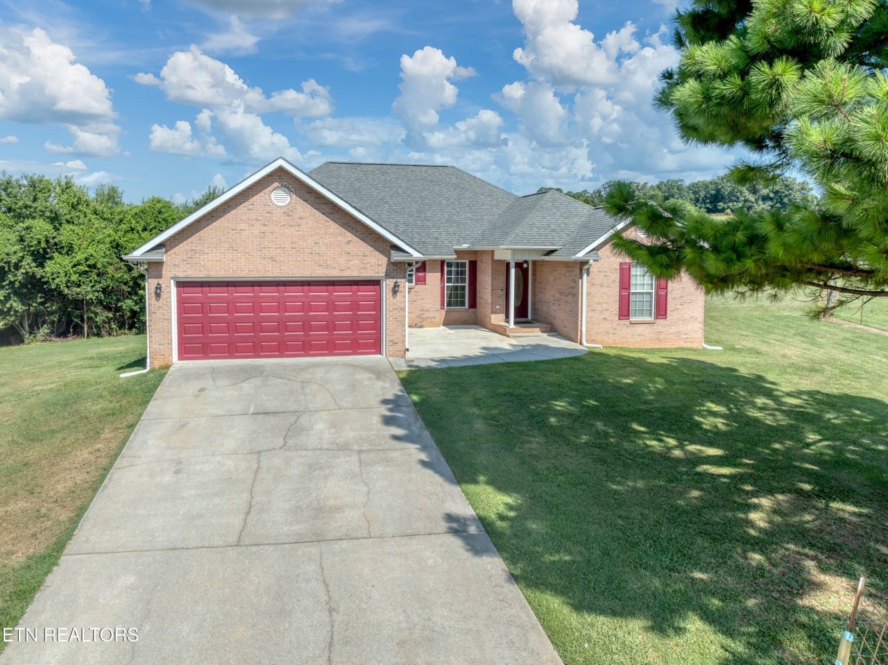 957 Lane Drive, Friendsville, TN 37737 Main Photo