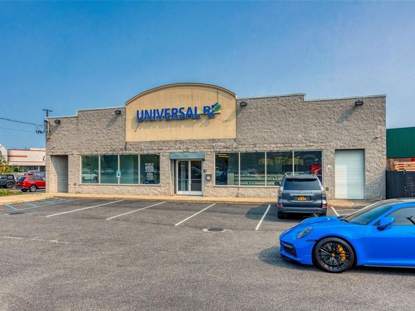 2002 Jericho Turnpike, New Hyde Park, NY 11040