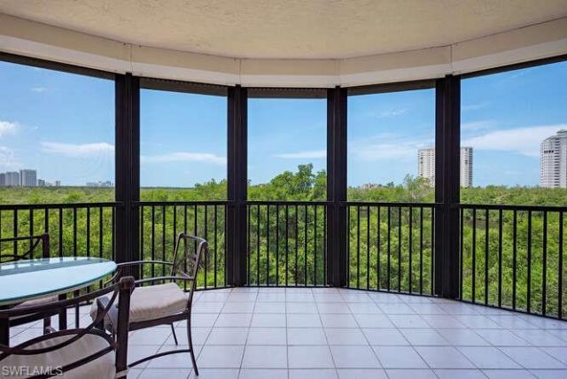 8990 Bay Colony Dr, Unit 302, Naples, FL 34108 Photo