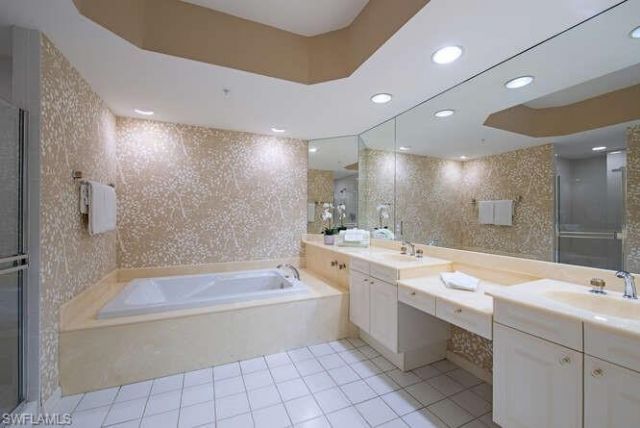 8990 Bay Colony Dr, Unit 302, Naples, FL 34108 Photo