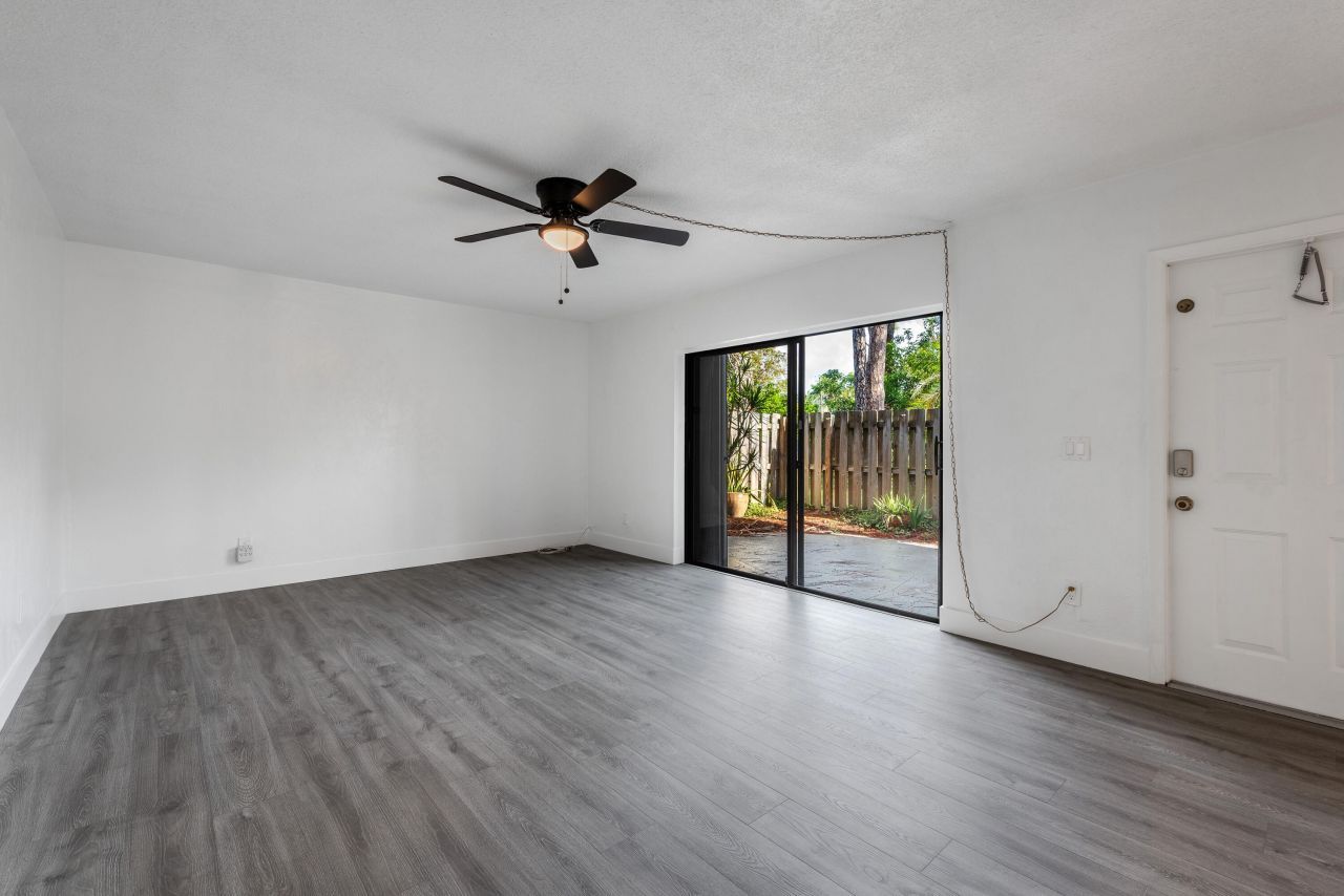 471 Kirk Road, Unit D, West Palm Beach, FL 33406 Photo