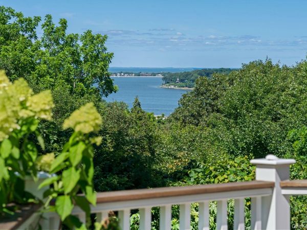 14 Thorman Lane, Huntington, NY 11743