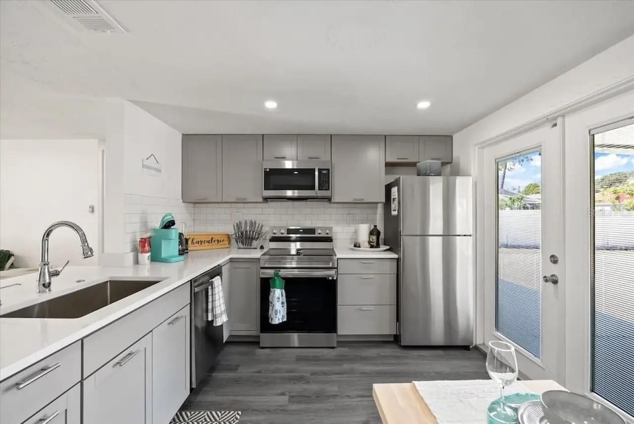 5332 Nutmeg Avenue, Sarasota, FL 34231 Photo