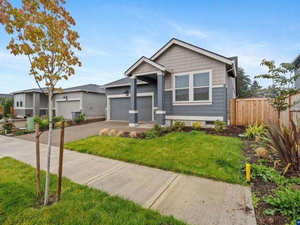 500 SE Stafrin St, Dallas, OR 97338