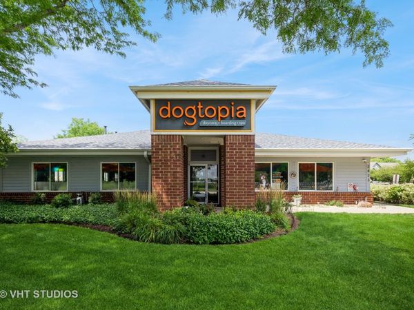 2423 Fargo Boulevard, Geneva, IL 60134