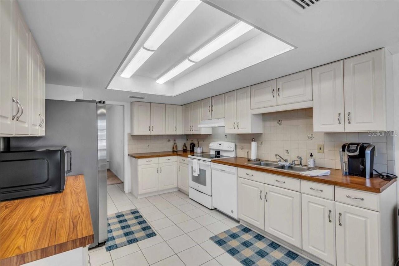 3816 Royal Palm Drive, Bradenton, FL 34210 Photo