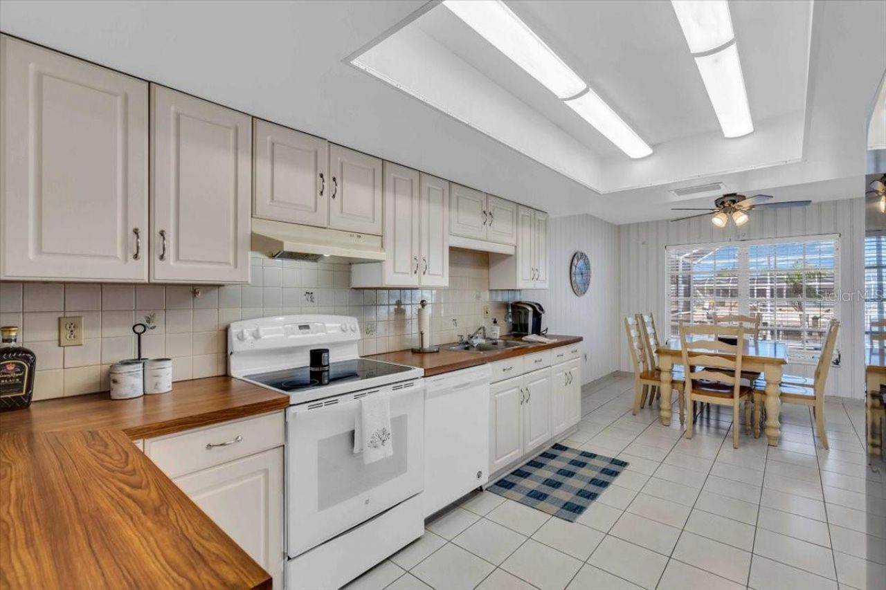 3816 Royal Palm Drive, Bradenton, FL 34210 Photo