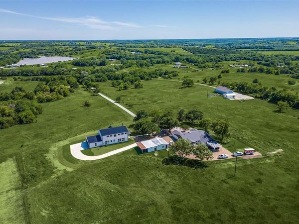 917 Marlow Road, Bells, TX 75414