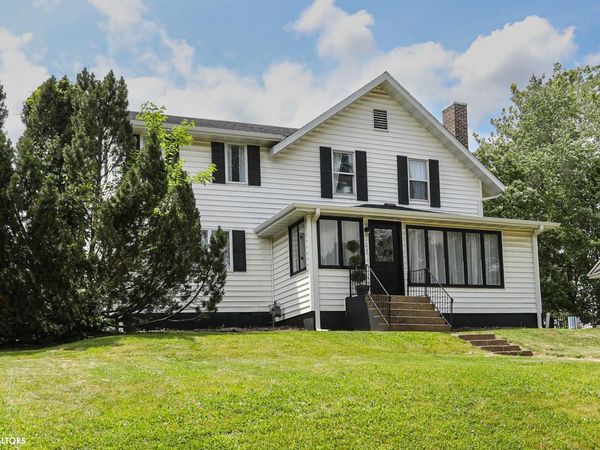 102 Forest Drive, Fairfield, IA 52556