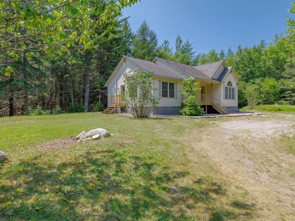 27 M J Lane, Bar Harbor, ME 04609