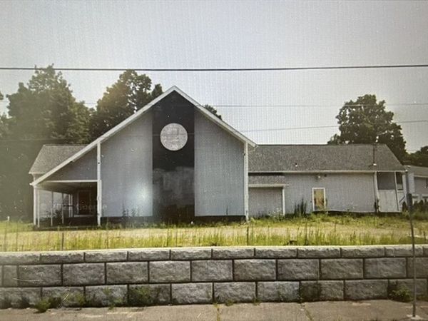 555 Central Ave, Seekonk, MA 02771