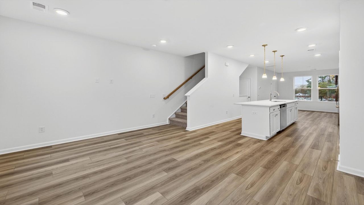 4633 Forest Hills Drive Photo 7