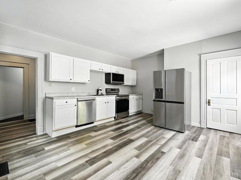 404 Warner Street, Cincinnati, OH 45219 Photo 4