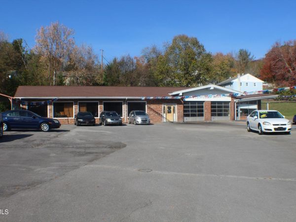 2100 West Stone Drive, Kingsport, TN 37660