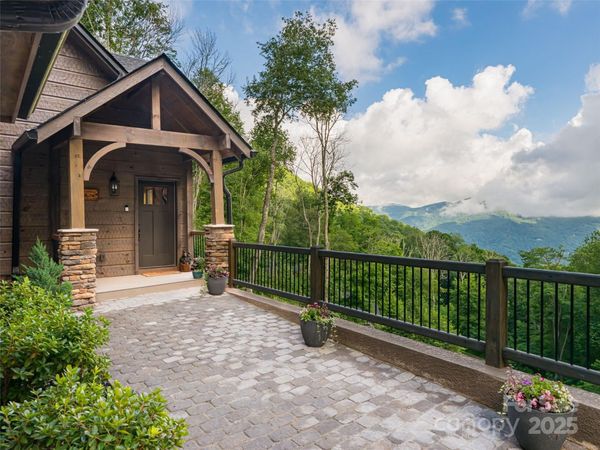 82 Gadohi Trail, Maggie Valley, NC 28751