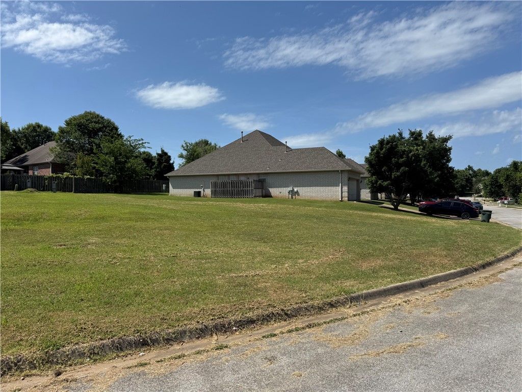 6229-6227 Milliken Bend, Fayetteville, AR 72704 Main Photo