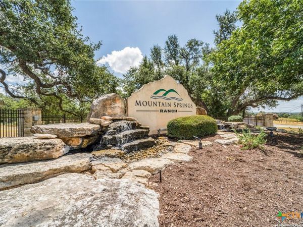 1817 Mountain Springs, Canyon Lake, TX 78133