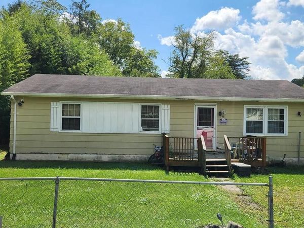 148 WOODLAWN STREET, WHITE SULPHUR SPRINGS, WV 24986