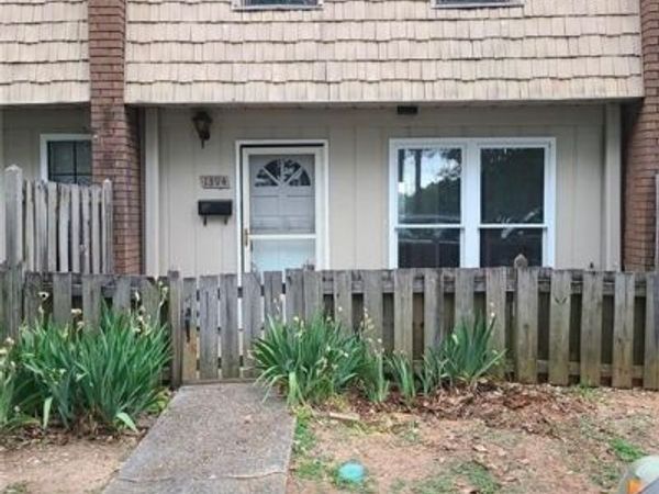 1394 Wood Circle S, Morrow, GA 30260