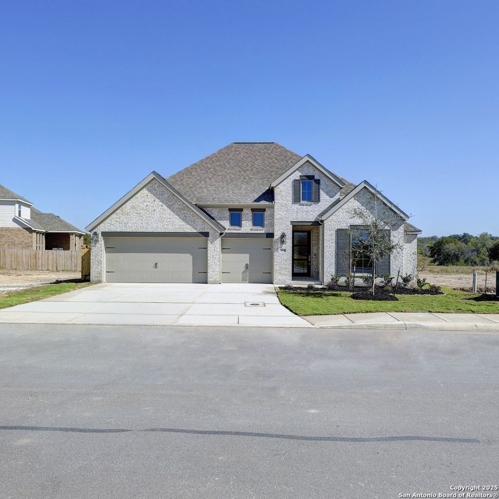 265 Post Oak, Castroville, TX 78009 Main Photo