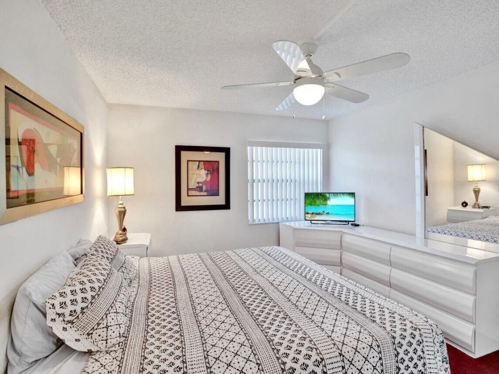 298 Burgundy G, Delray Beach, FL 33484 Photo