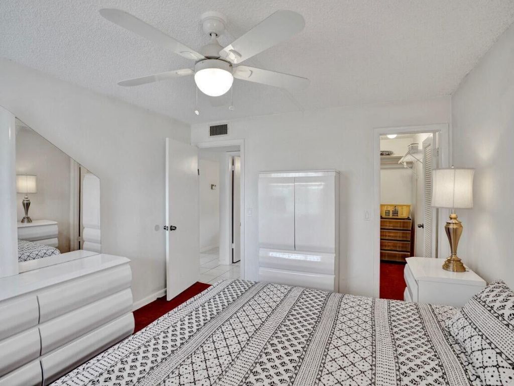 298 Burgundy G, Delray Beach, FL 33484 Photo