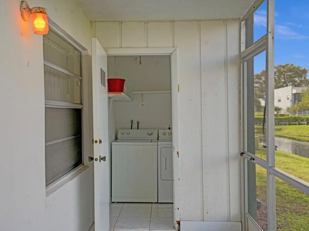 298 Burgundy G, Delray Beach, FL 33484 Photo