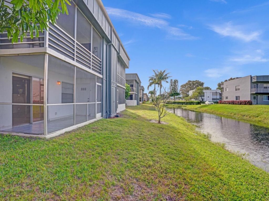 298 Burgundy G, Delray Beach, FL 33484 Photo
