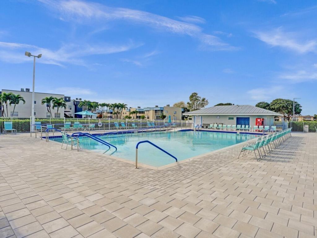 298 Burgundy G, Delray Beach, FL 33484 Photo