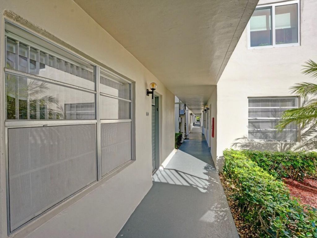 298 Burgundy G, Delray Beach, FL 33484 Photo