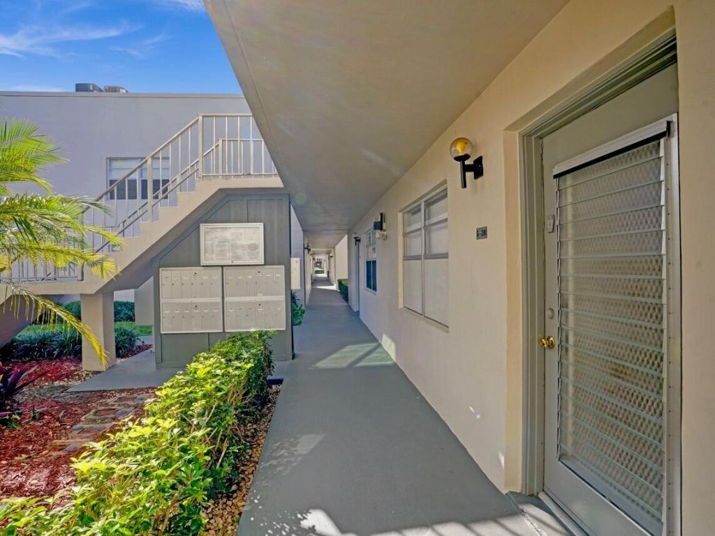 298 Burgundy G, Delray Beach, FL 33484 Photo
