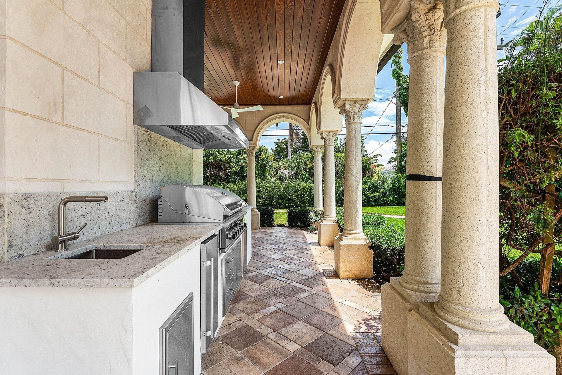 2002 NW 4th Avenue, Delray Beach, FL 33444 Photo