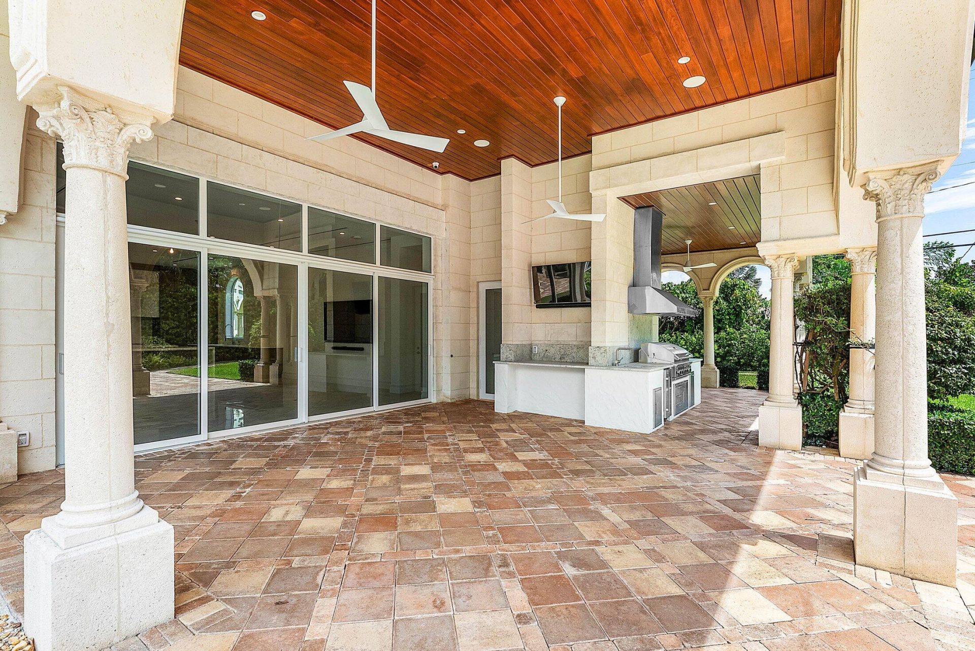2002 NW 4th Avenue, Delray Beach, FL 33444 Photo