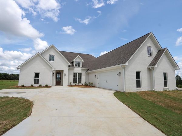 1636 Clubside, Tupelo, MS 38801