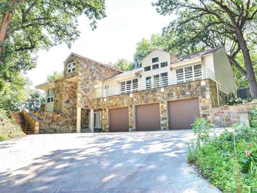 6018 Country Club Oaks Plaza, Omaha, NE 68152