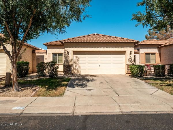 950 S TUCANA Lane, Gilbert, AZ 85296