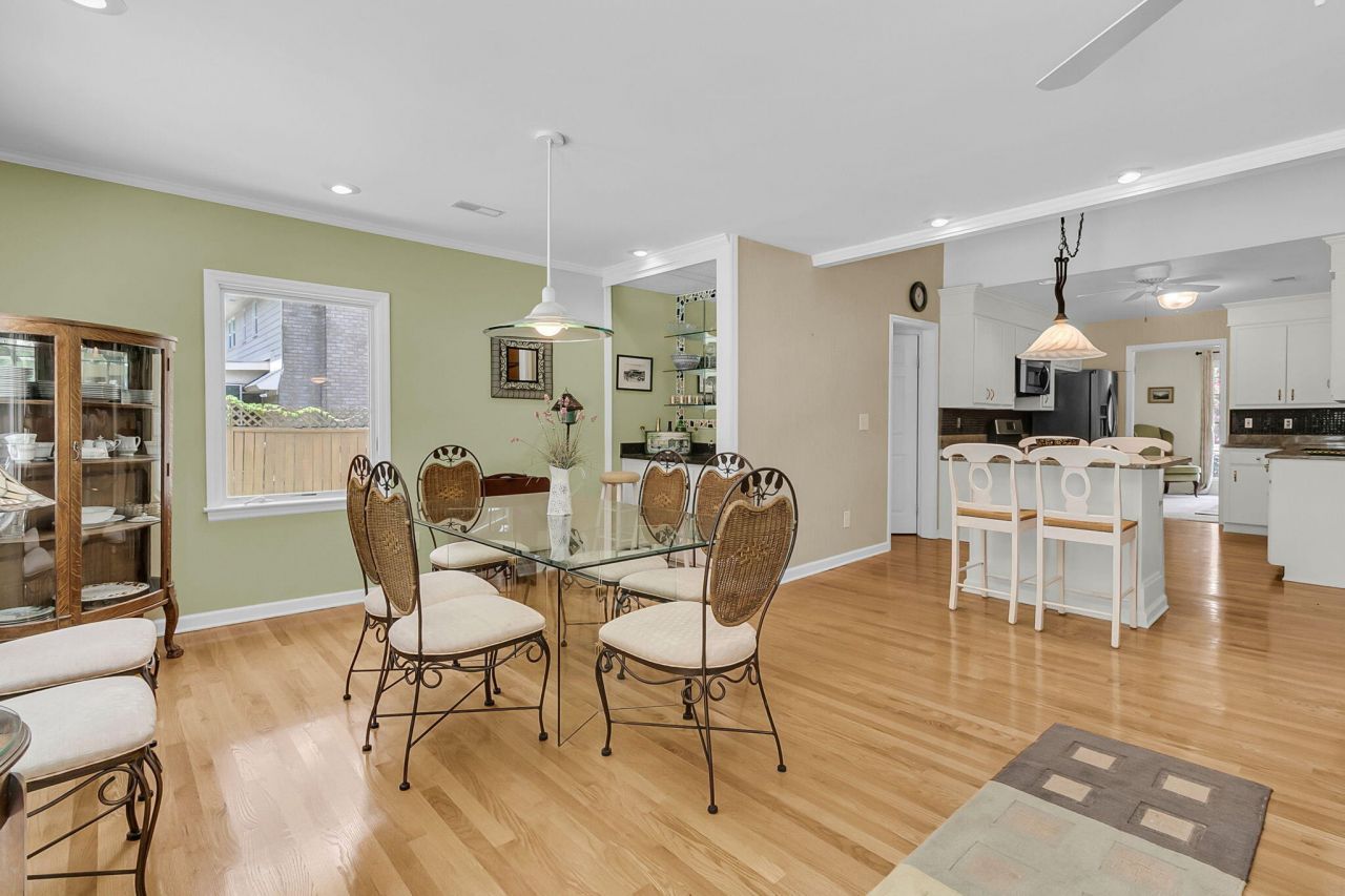 1647 Sulgrave Road Photo 11