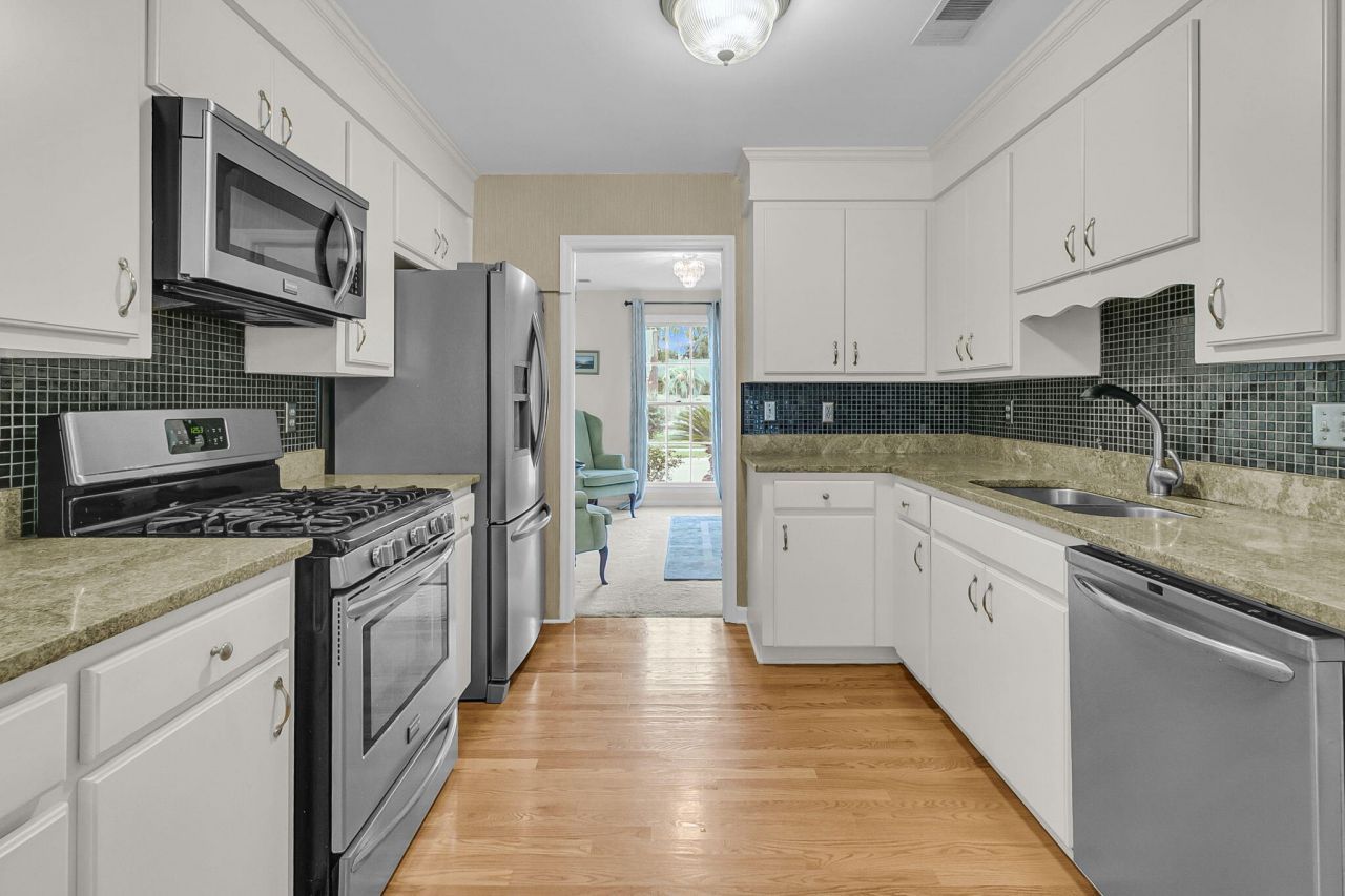 1647 Sulgrave Road Photo 17