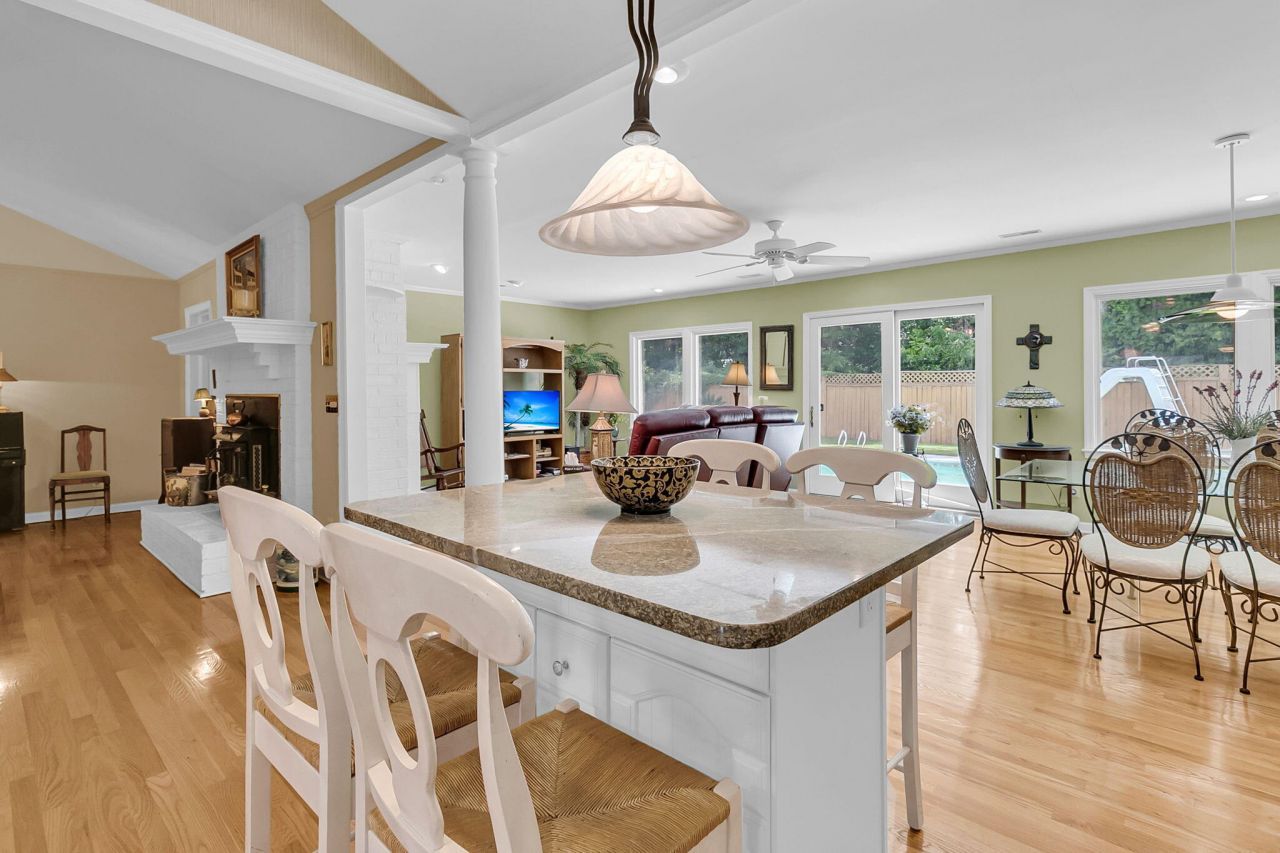 1647 Sulgrave Road Photo 20