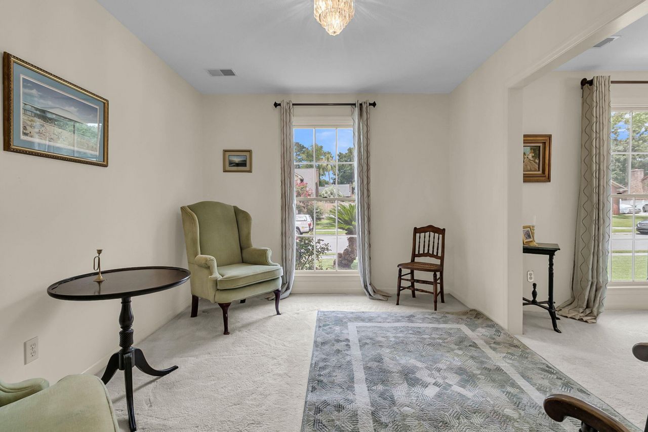 1647 Sulgrave Road Photo 21