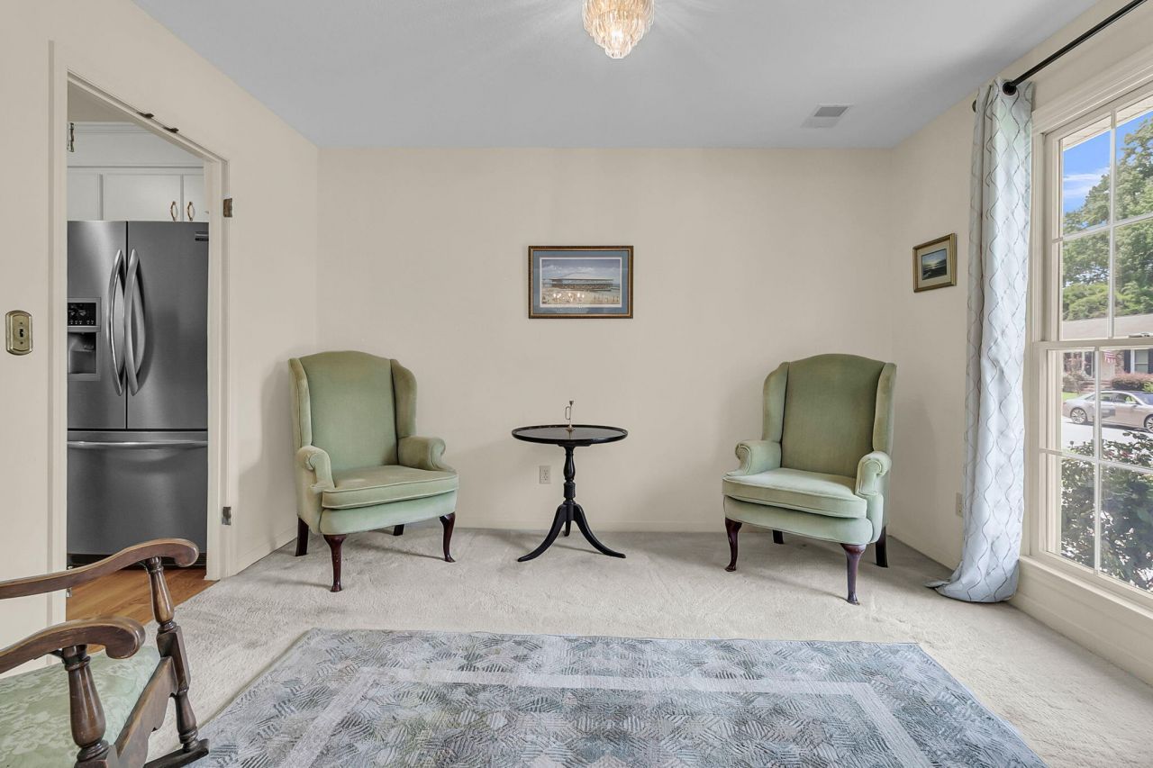 1647 Sulgrave Road Photo 22