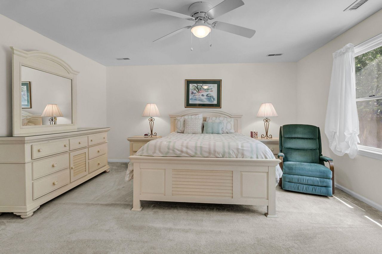 1647 Sulgrave Road Photo 27