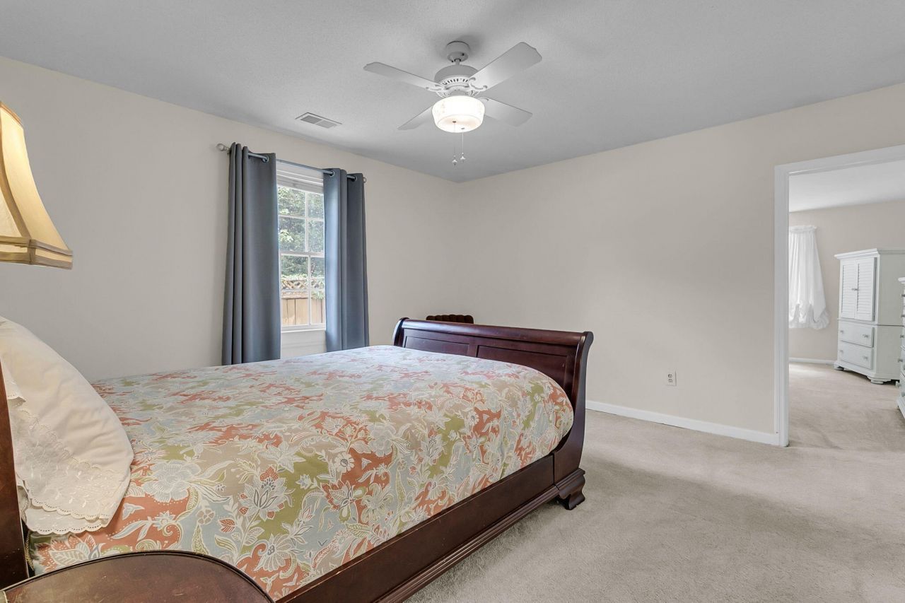 1647 Sulgrave Road Photo 32