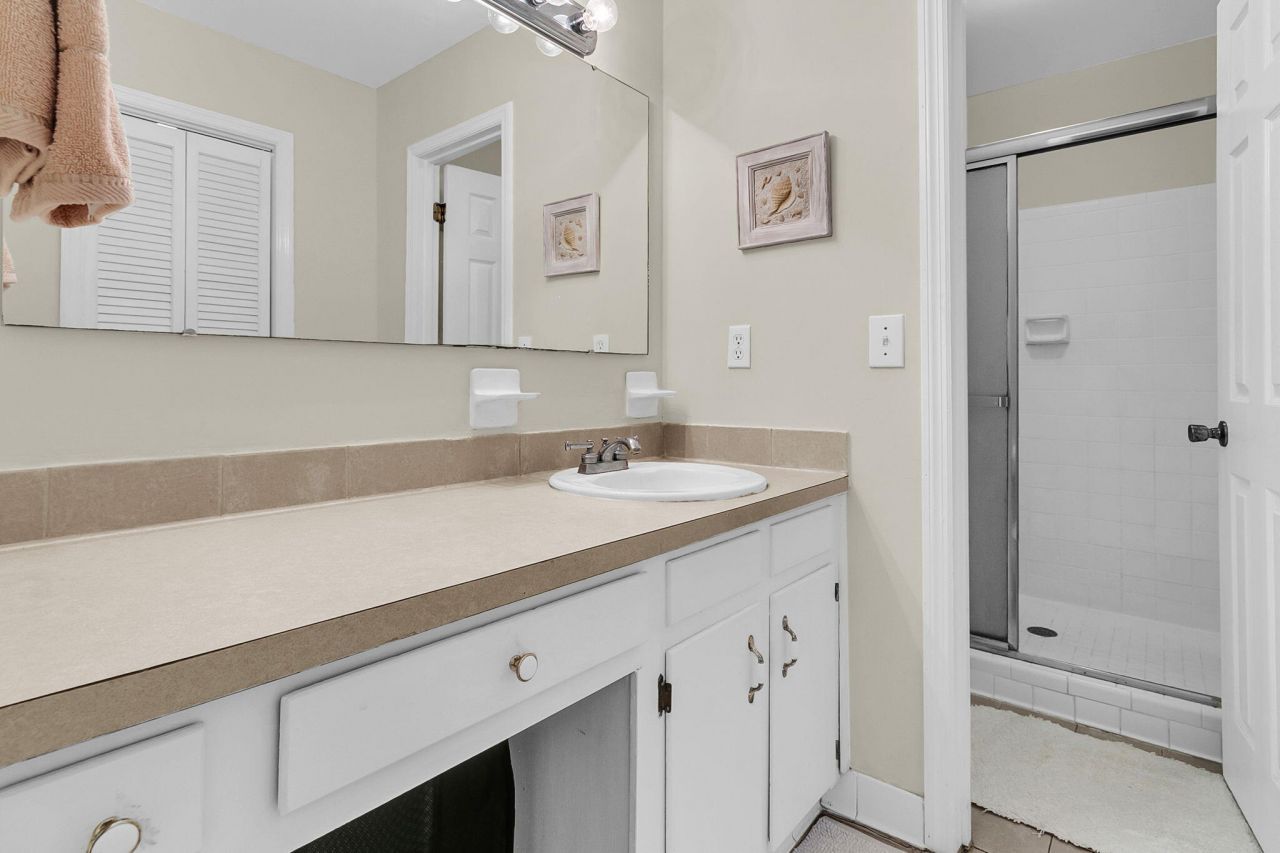 1647 Sulgrave Road Photo 35